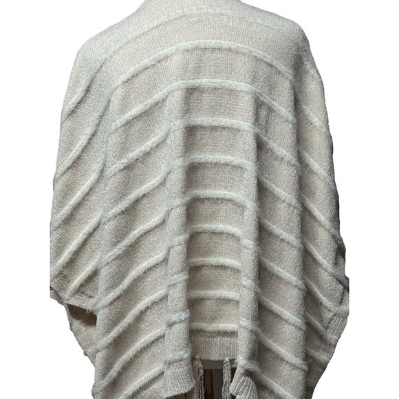 Anthropologie Boho Fringe Knit Shawl Wrap Textured Poncho Style Layering One Sz - Picture 8 of 12